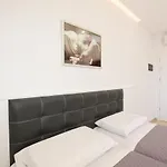 Nika 3*