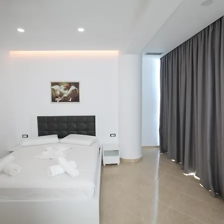 Nika Sarandë