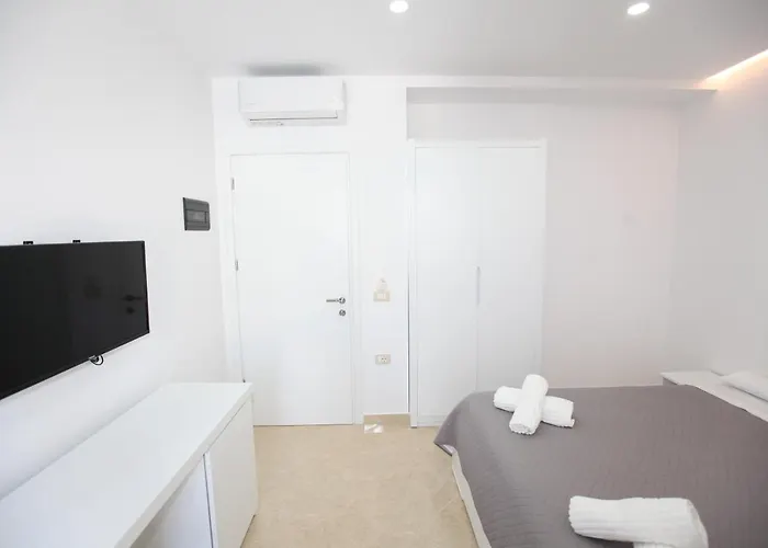 Nika Πανσιόν Σαράντα