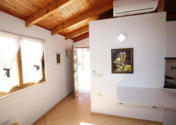 Πανσιόν Nika Σαράντα